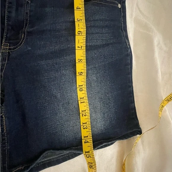 EST 1946 Denim woman’s Midrise denim shorts size 12 - Picture 7 of 8